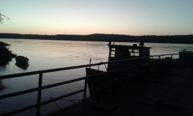 Travessia no Porto Internacional está sendo realizada.